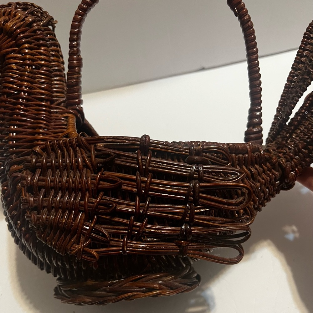 Vintage Wicker Woven Chicken Basket With Handle Wood Beak - Picture 7 of 11